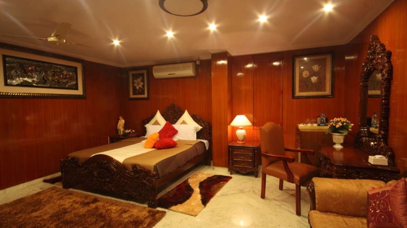 Breezes Hotel Pigeon International in Old Airport Road, Bangalore