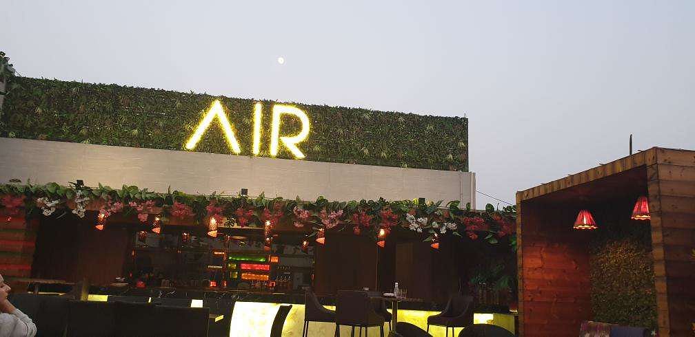 Air Lounge in Punjabi Bagh, Delhi