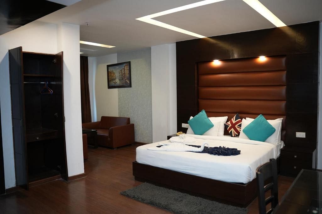 Airport Park Blue Hotel in Kapashera, Delhi Airport Park Blue Hotel in Kapashera, Delhi