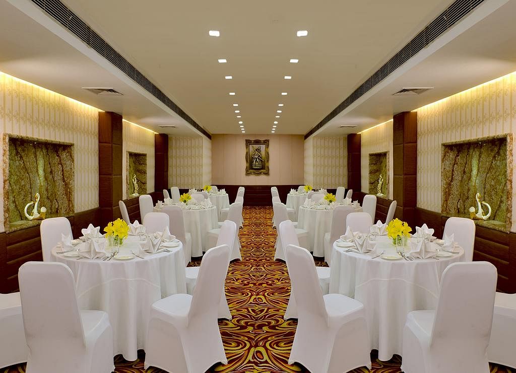 Taurus Hotel Conventions in NH 8, Delhi