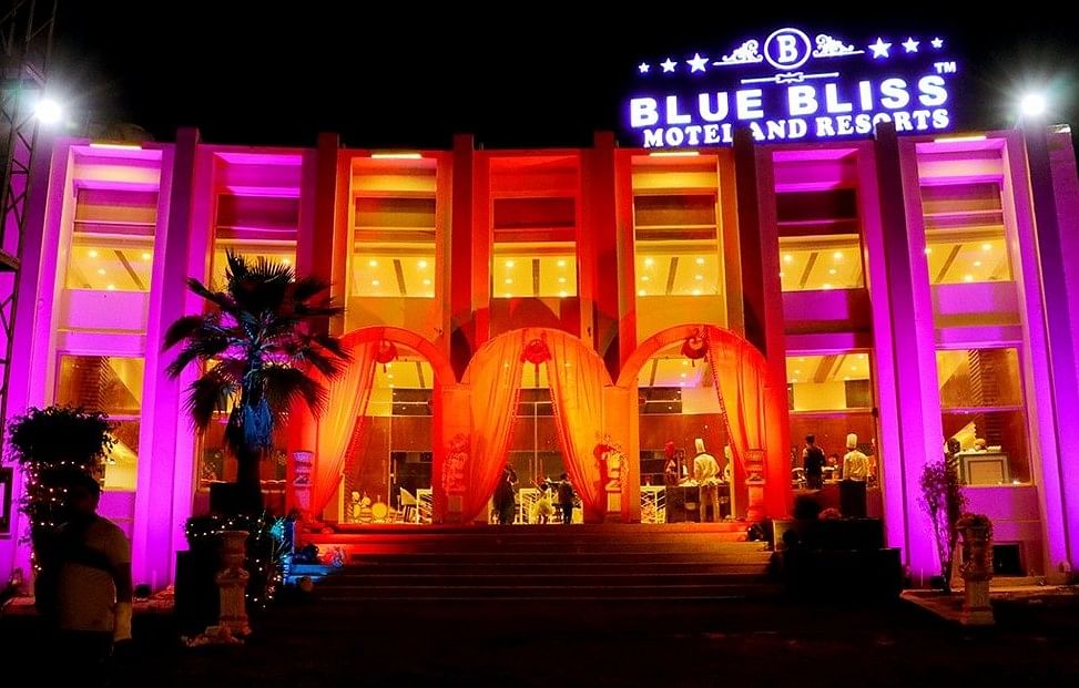 Blue Bliss Motel And Resorts in GT Karnal Road, Delhi