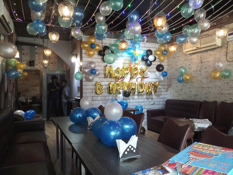 Cafe Teazer in Paschim Vihar, Delhi