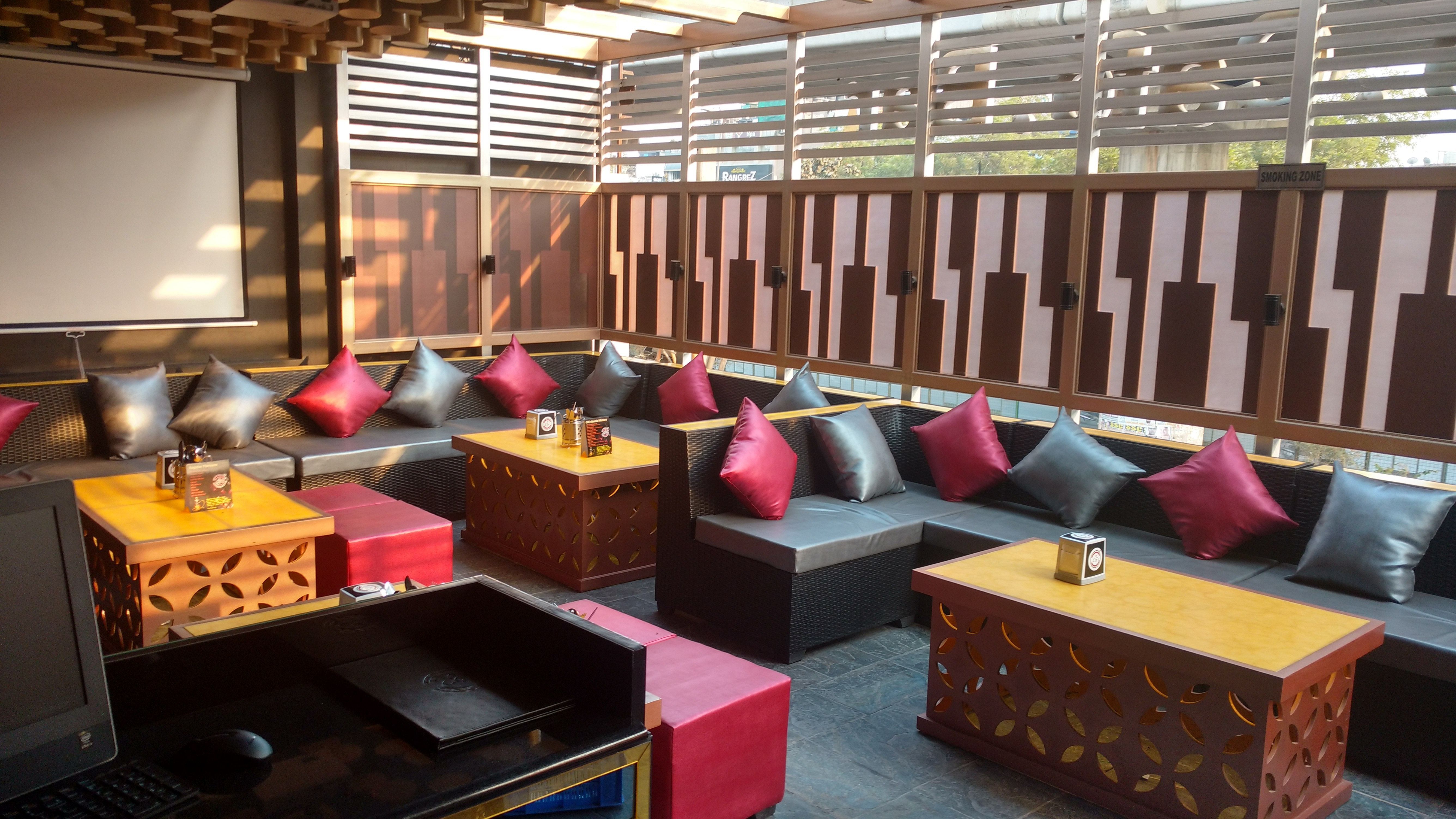 CGS Lounge in Rajouri Garden, Delhi