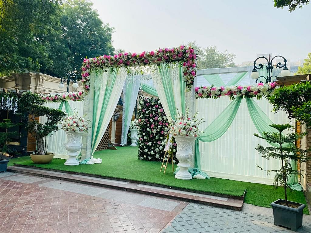 Essex Farms in Kalu Sarai, Delhi