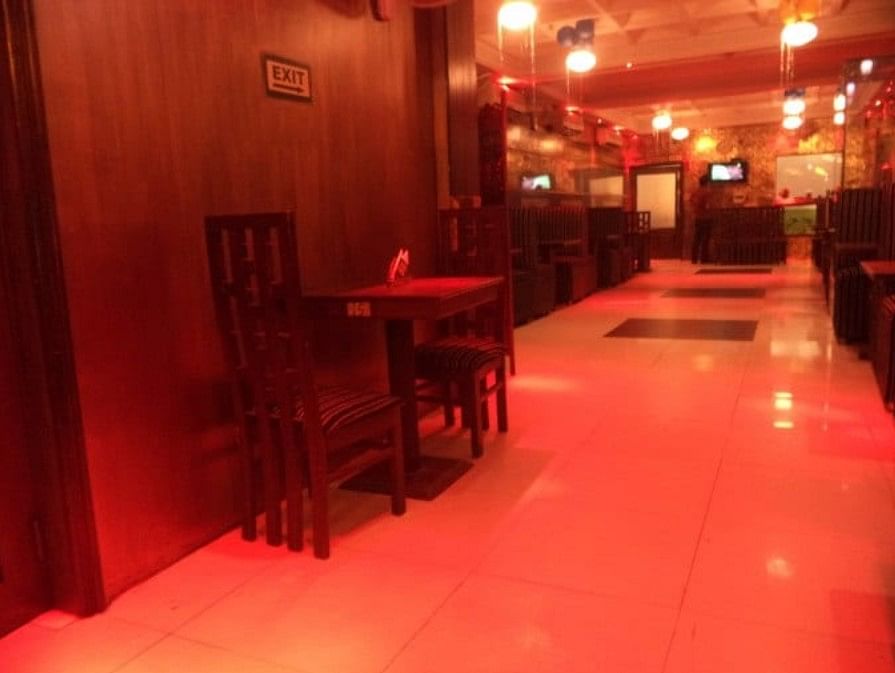 Gold Resto Bar in Paharganj, Delhi