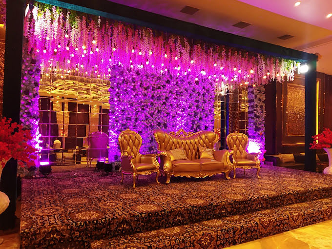 Golden Spoon Banquet By Regal Palace in GT Karnal Road, Delhi