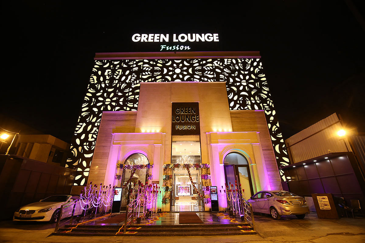 Green Lounge Fusion in GT Karnal Road, Delhi