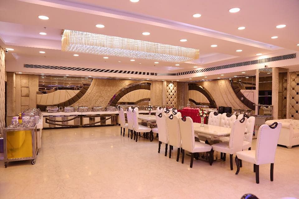 Gurmeets Banquet in Karkardooma, Delhi