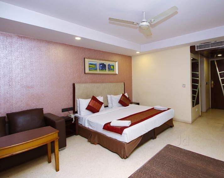 Hotel Aura De Asia in Patel Nagar, Delhi