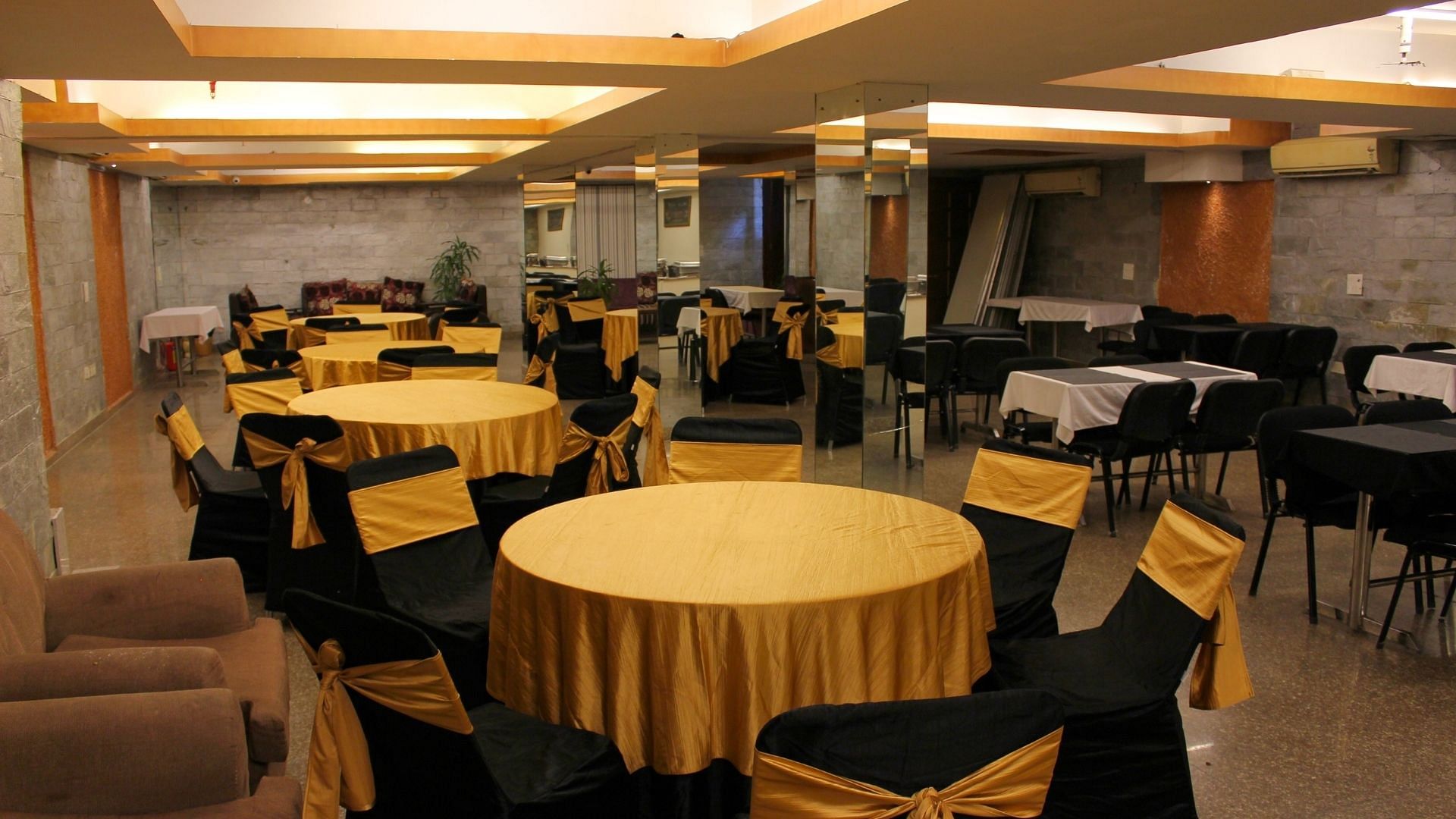 Hotel Bel Morris in Greater Kailash 2, Delhi