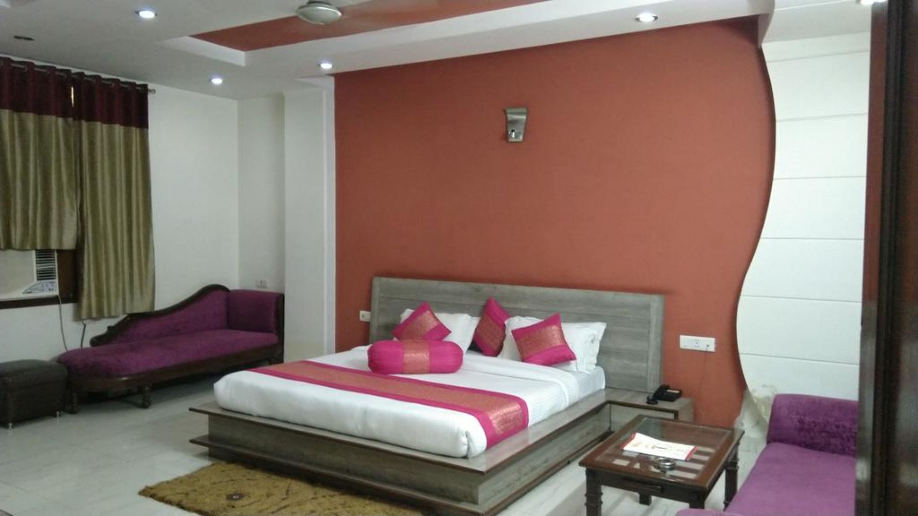 Hotel Blue Bell in Karol Bagh, Delhi