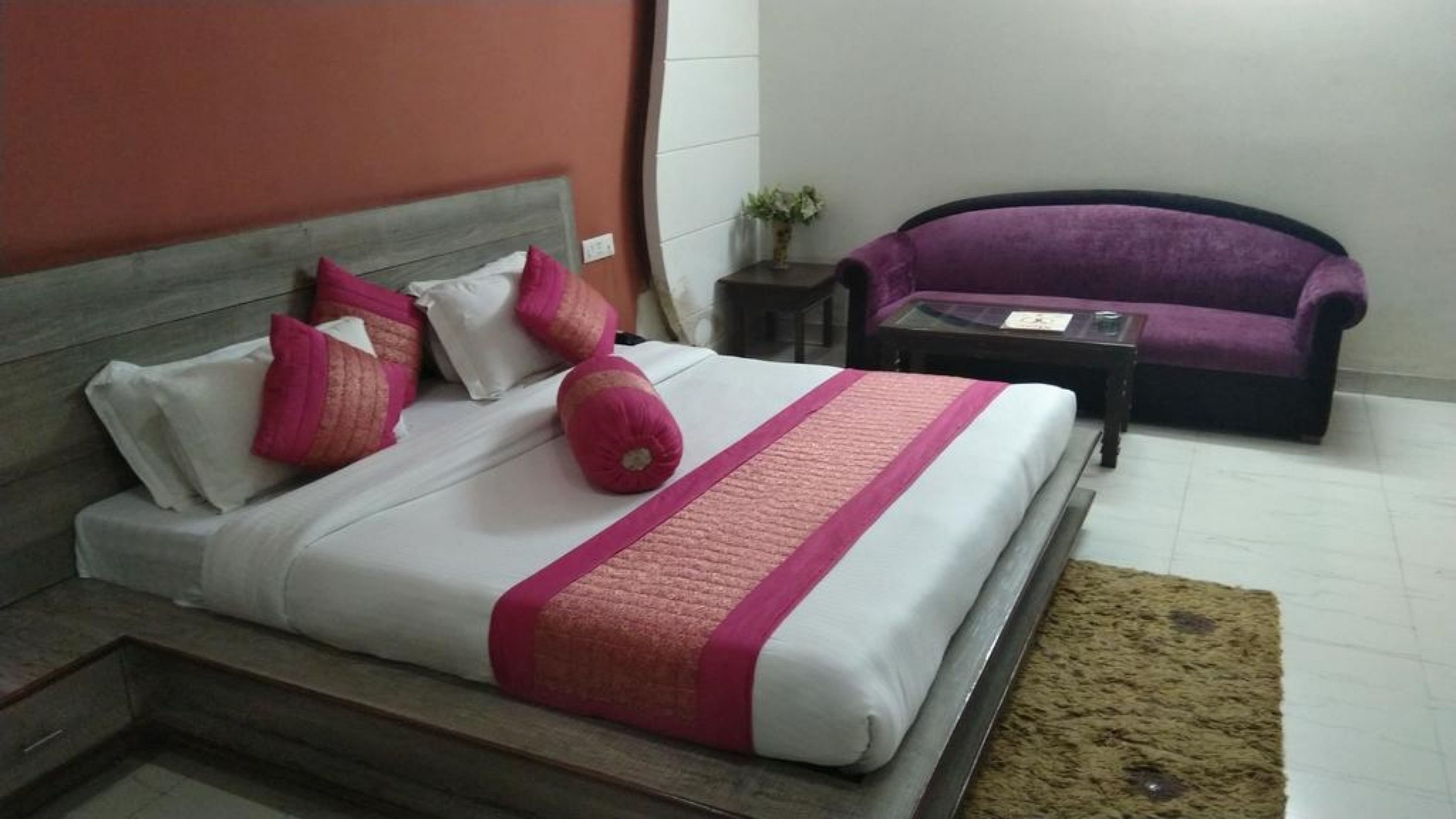 Hotel Blue Bell in Karol Bagh, Delhi