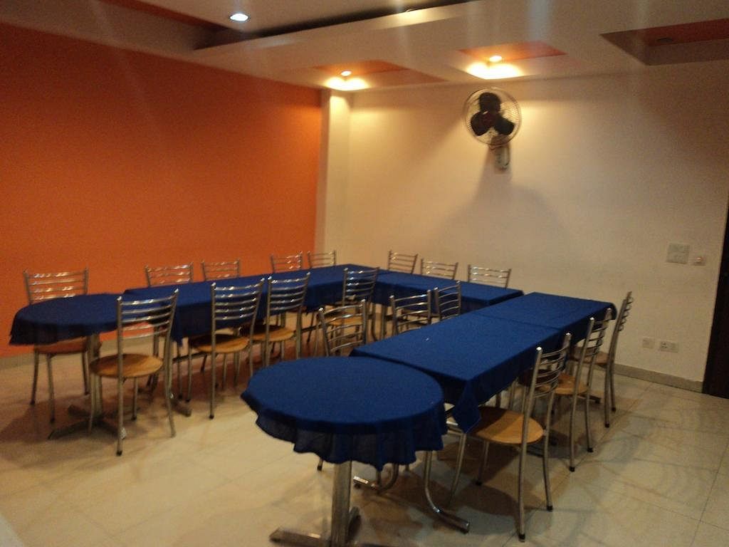 Hotel Blue Bell in Karol Bagh, Delhi