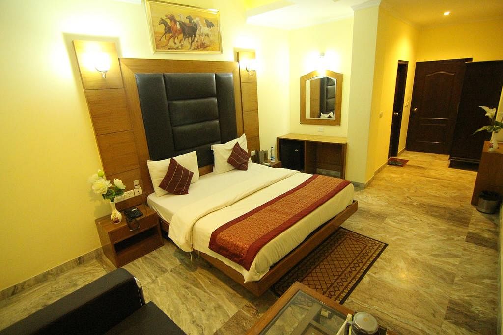 Hotel Castle Blue in Mahipalpur, Delhi