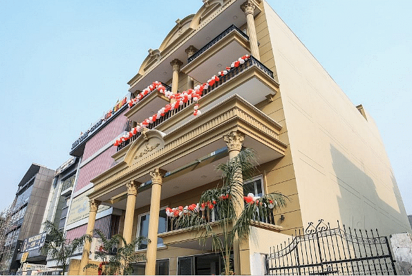 Hotel Dev Palace in Paschim Vihar, Delhi