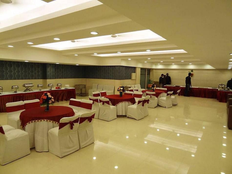 Hotel Dwarka Palace in Dwarka, Delhi