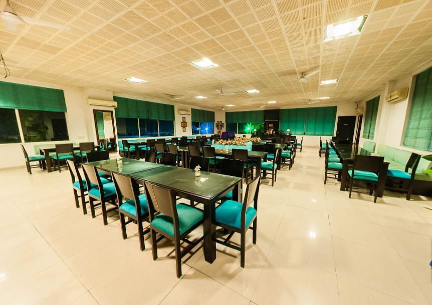 Hotel Executive Club in Chattarpur, Delhi