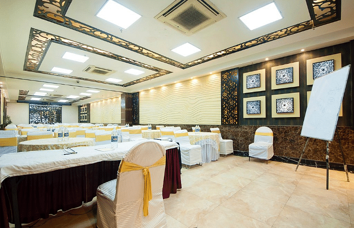 Hotel Le Cadre in East Of Kailash, Delhi