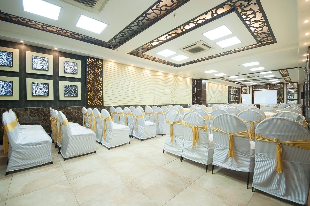 Hotel Le Carde in East Of Kailash, Delhi Hotel Le Carde in East Of Kailash, Delhi