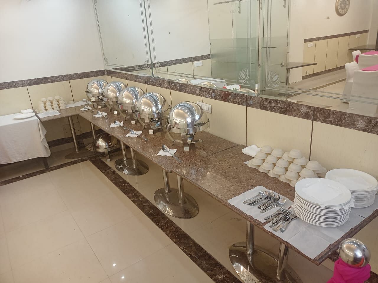 Hotel Lloyd Residency in Kalkaji, Delhi Hotel Lloyd Residency in Kalkaji, Delhi