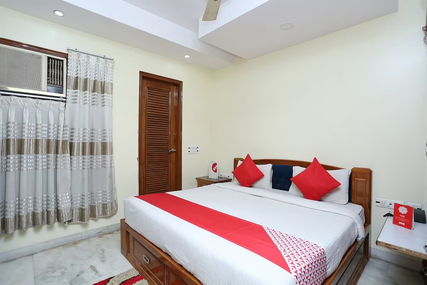 Hotel North Avenue in Kamla Nagar, Delhi Hotel North Avenue in Kamla Nagar, Delhi