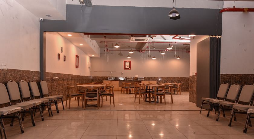 Hotel Red Saffron in Rohini, Delhi