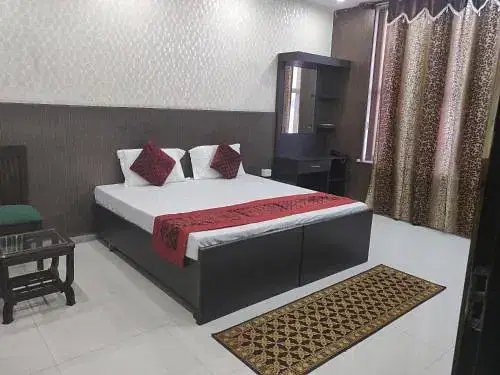 Hotel Silverline in Hari Nagar, Delhi Hotel Silverline in Hari Nagar, Delhi