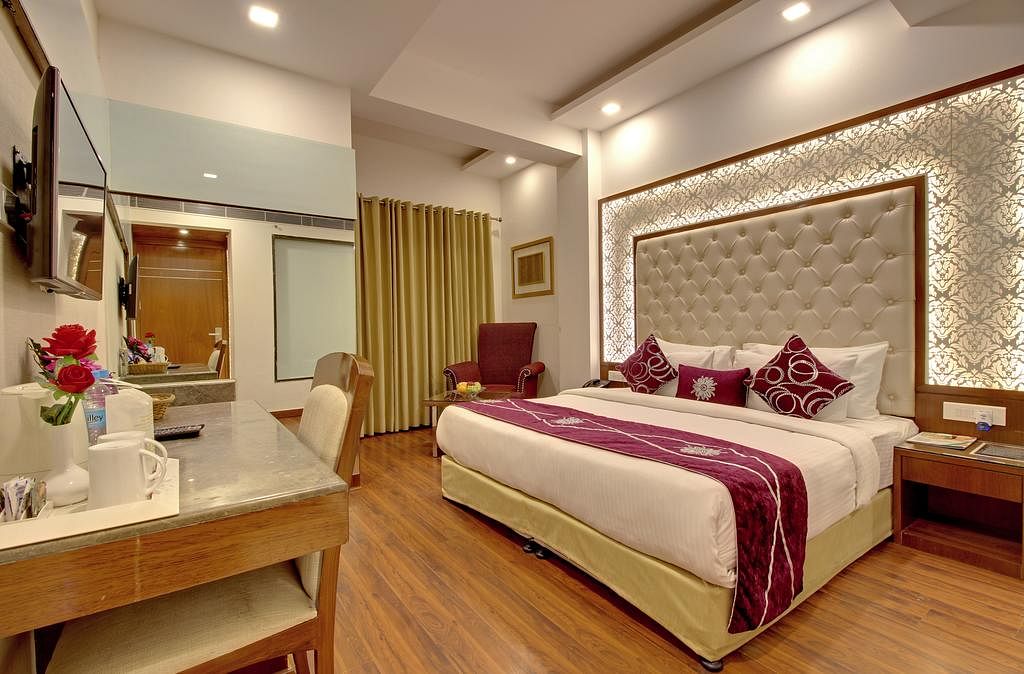 Hotel Swaran Palace in Karol Bagh, Delhi