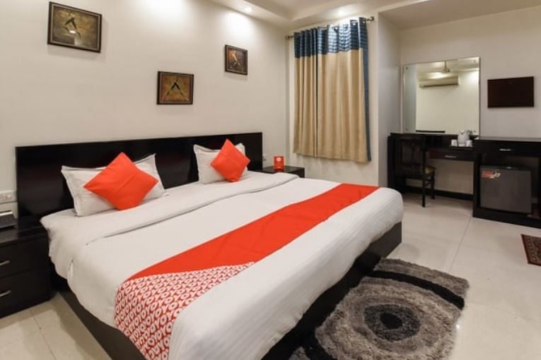Hotel Swathi in Paschim Vihar, Delhi
