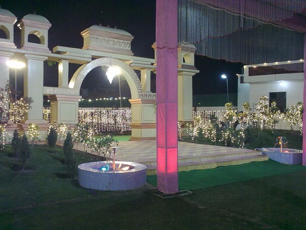 I P Motels in Paschim Vihar, Delhi