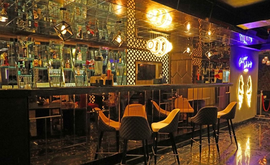 Infinity Lounge Dine Bar in Punjabi Bagh, Delhi