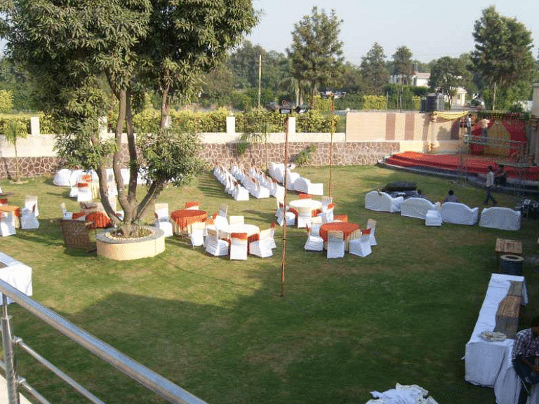 Kavira Garden in Mahipalpur, Delhi