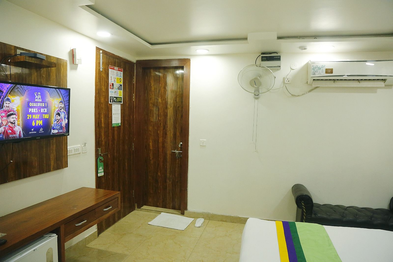 Mona Grand Hotel And Banquet in Madhuban Vihar, Delhi Mona Grand Hotel And Banquet in Madhuban Vihar, Delhi