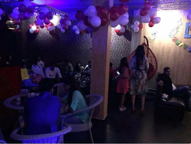 New Shehenshah Lounge Cafe in Malviya Nagar, Delhi