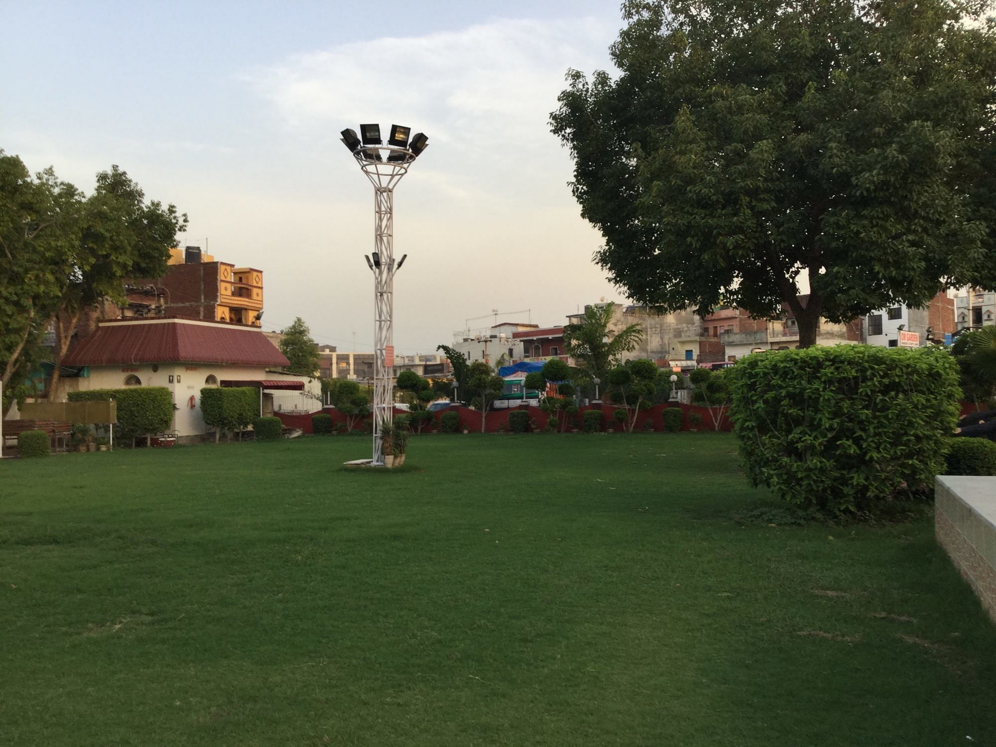 Om Vatika in Badarpur, Delhi