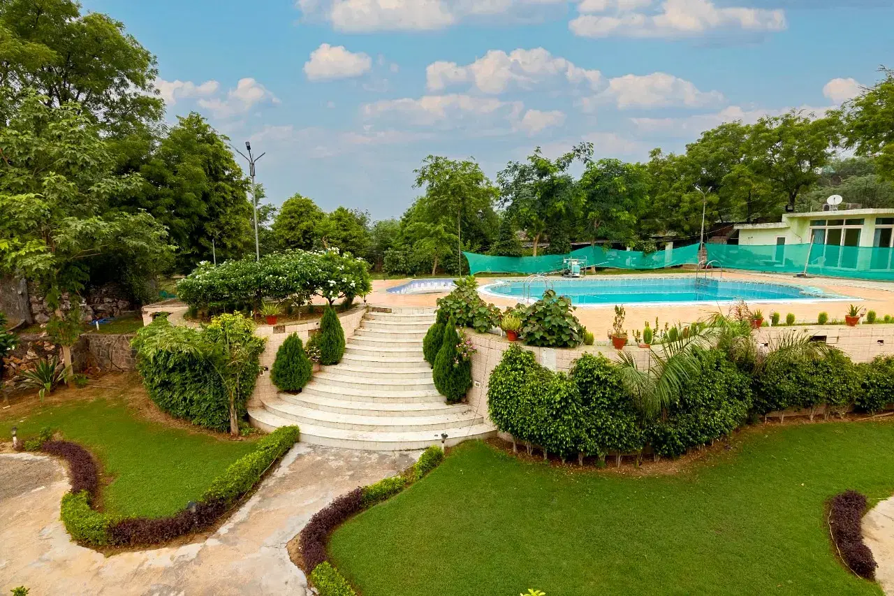 Rose Farm in Chhatarpur, Delhi
