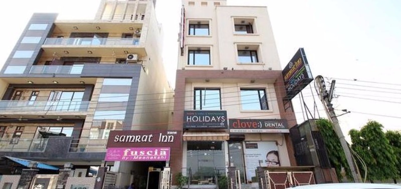 Samrat Inn in Anand Vihar, Delhi