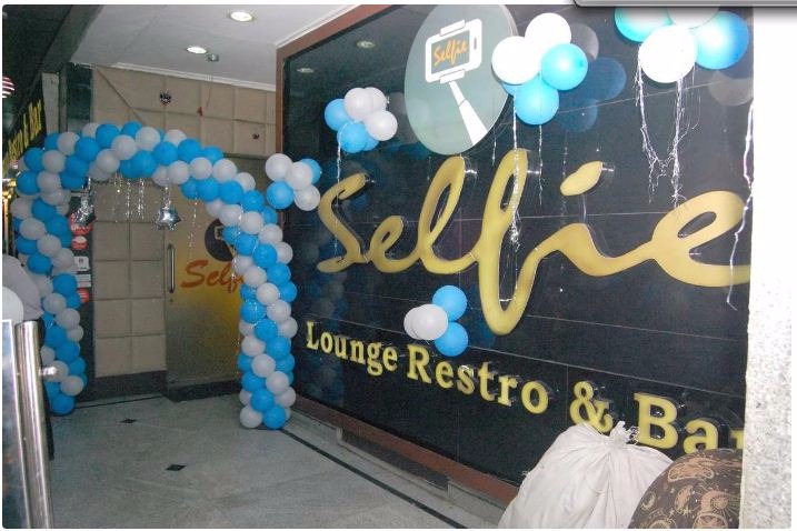 Selfie Lounge in Pitampura, Delhi