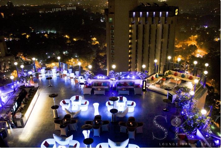 Sky Lounge Bar in Janpath, Delhi