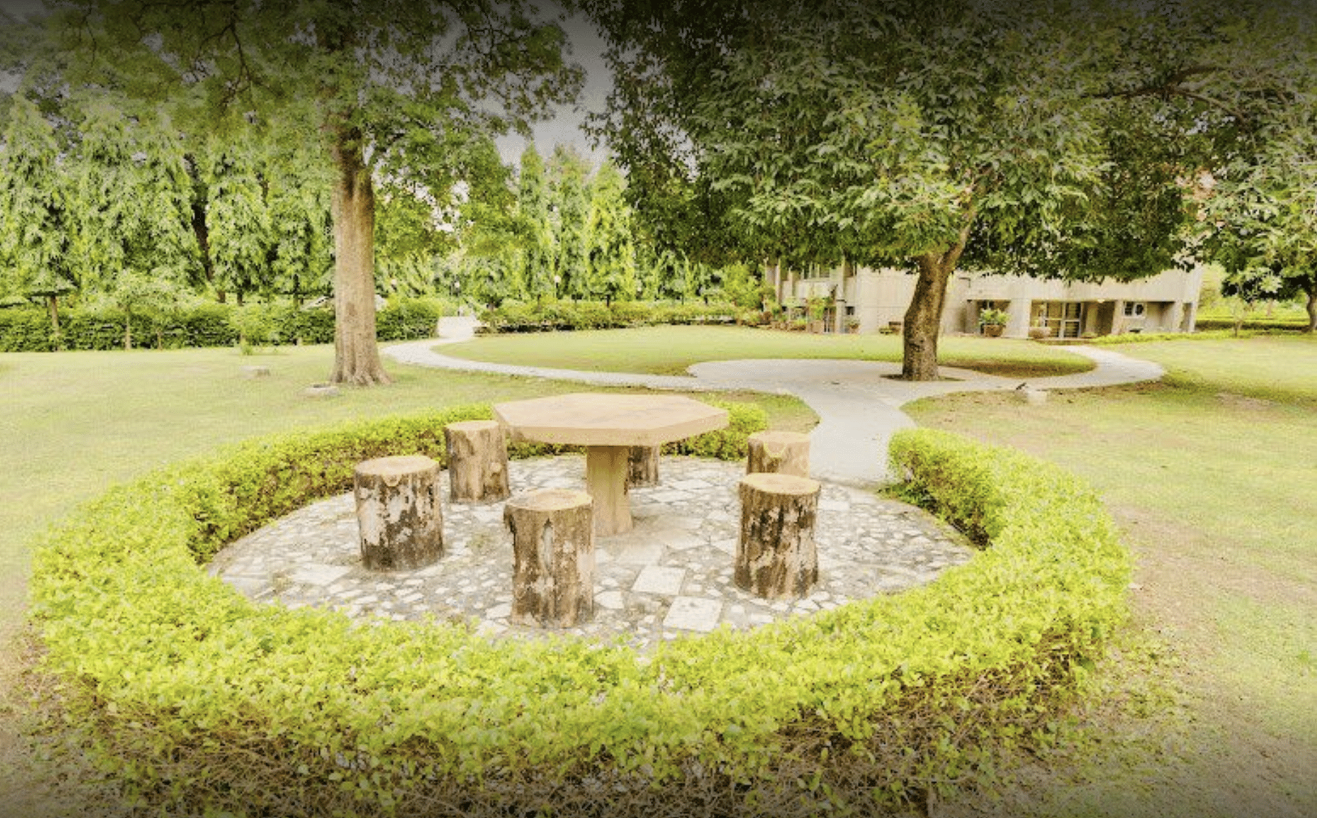 Vintage The Retreat in Chhatarpur, Delhi Vintage The Retreat in Chhatarpur, Delhi