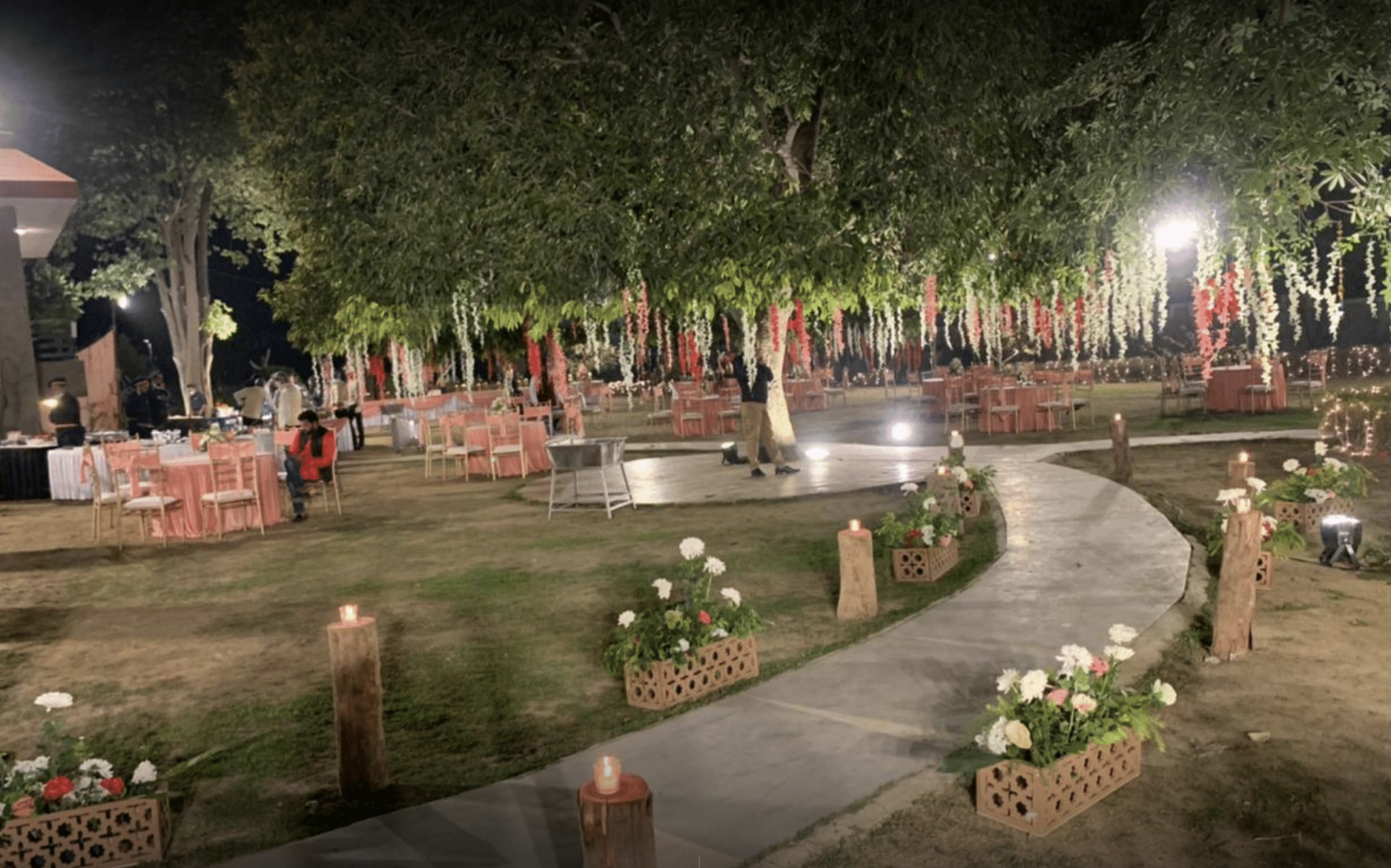 Vintage The Retreat in Chhatarpur, Delhi Vintage The Retreat in Chhatarpur, Delhi