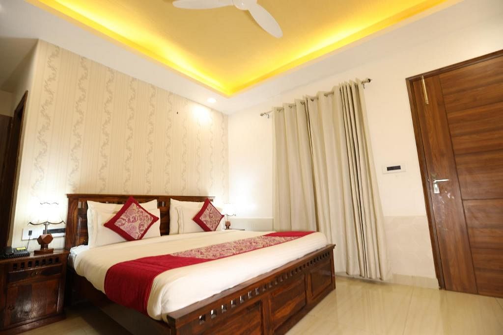 Lavit Hotel in Old Faridabad, Faridabad