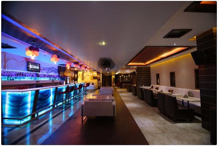 Synk Lounge Bar in Sector 12, Faridabad