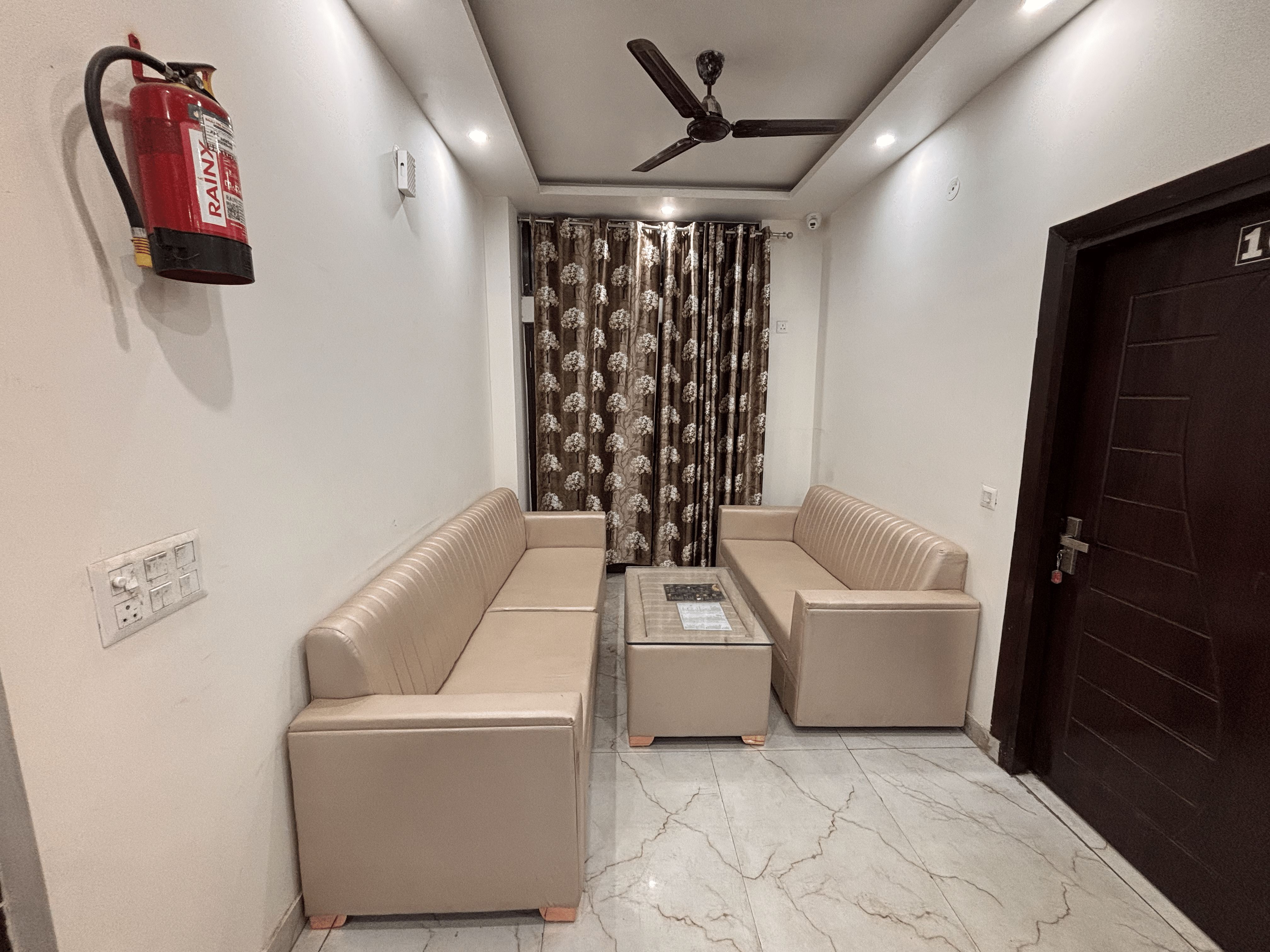 Amar Palace in Indirapuram, Ghaziabad Amar Palace in Indirapuram, Ghaziabad