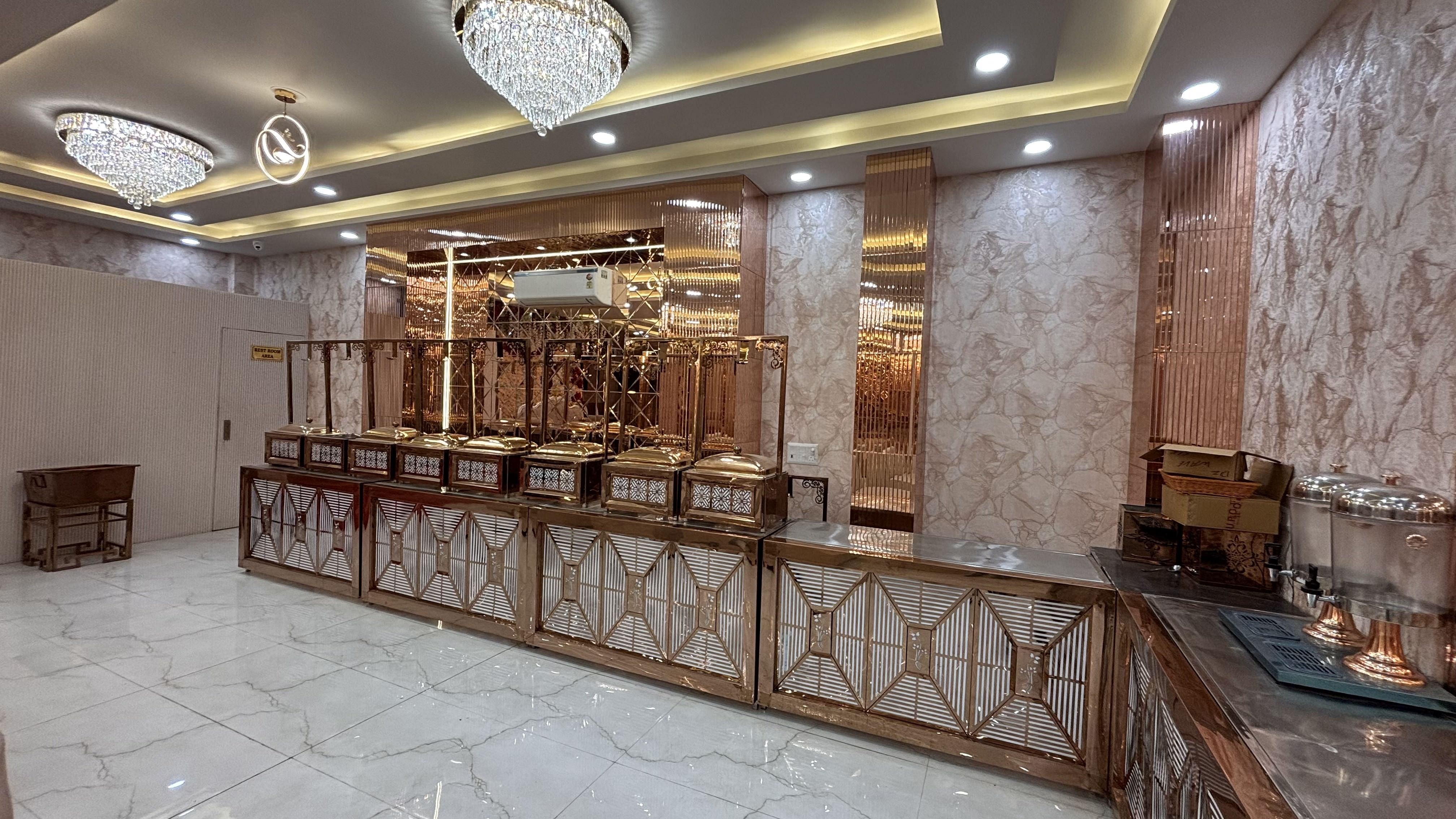 Amar Palace in Indirapuram, Ghaziabad Amar Palace in Indirapuram, Ghaziabad