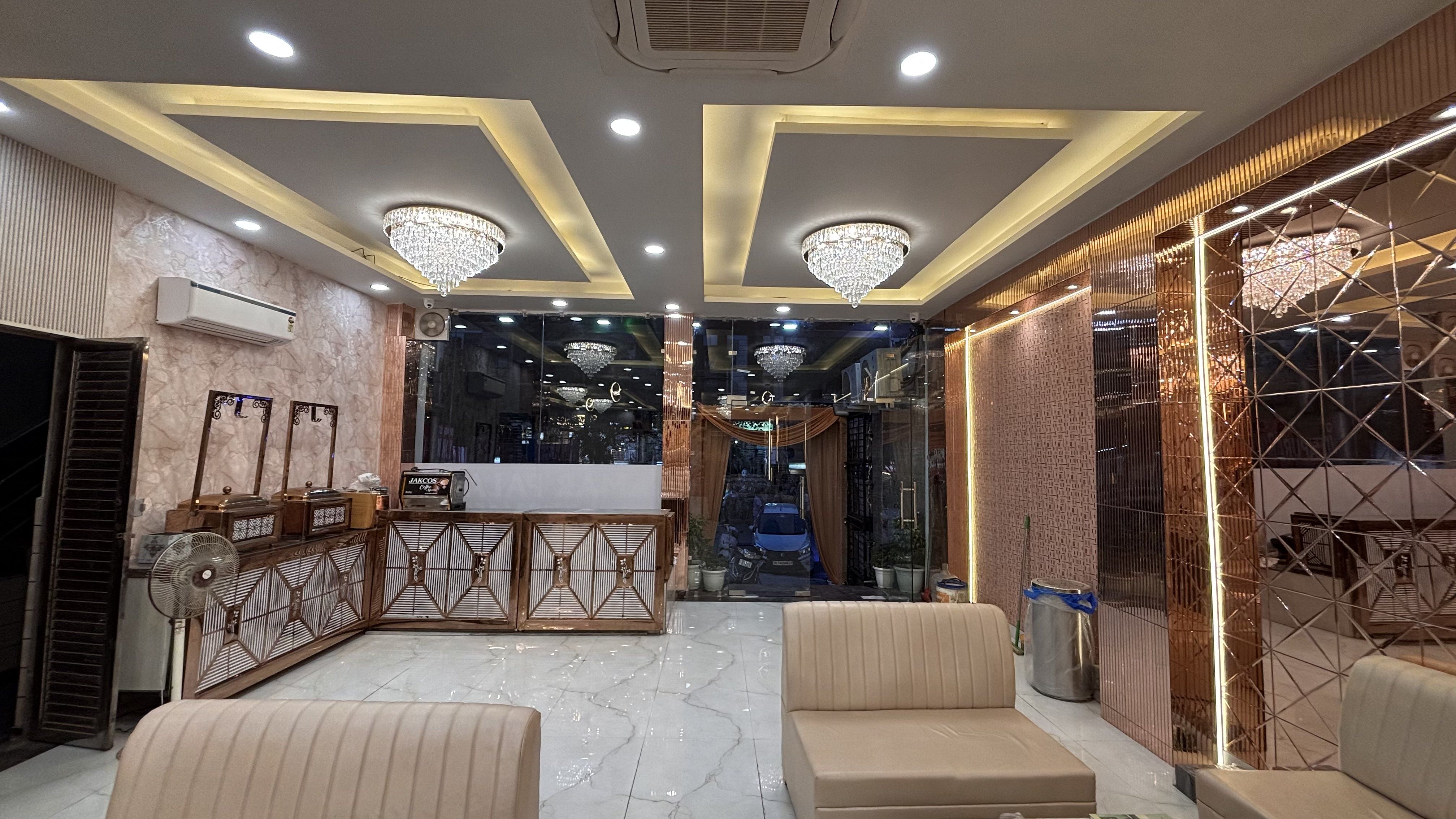 Amar Palace in Indirapuram, Ghaziabad Amar Palace in Indirapuram, Ghaziabad