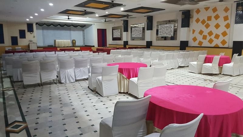 Hotel Red Bury in Ambedkar Road, Ghaziabad