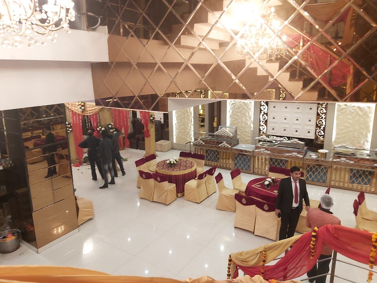 Hotel Sunshine Inn in Kaushambi, Ghaziabad