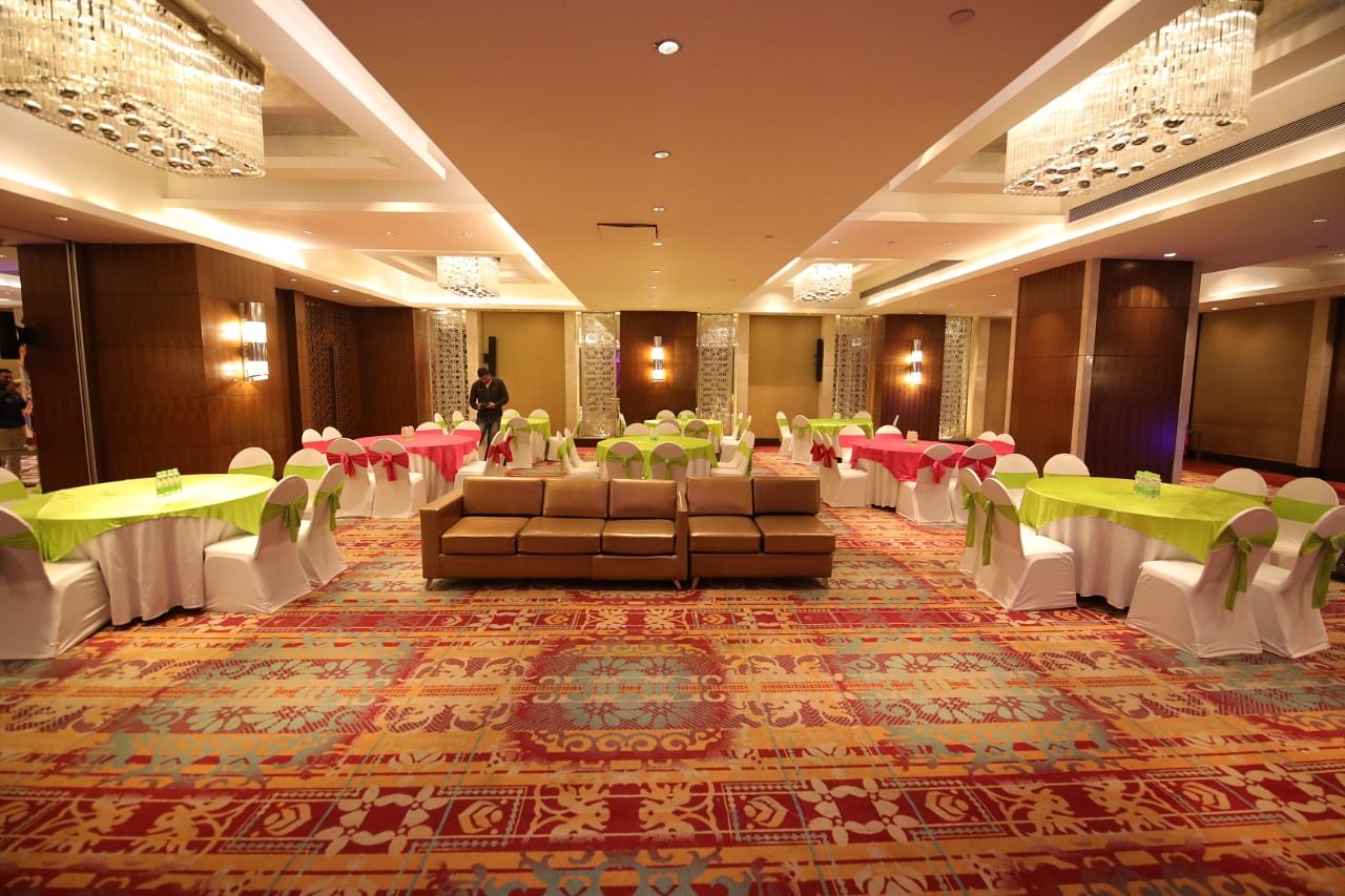 Mahagun Sarovar Portico Suites in Vaishali, Ghaziabad