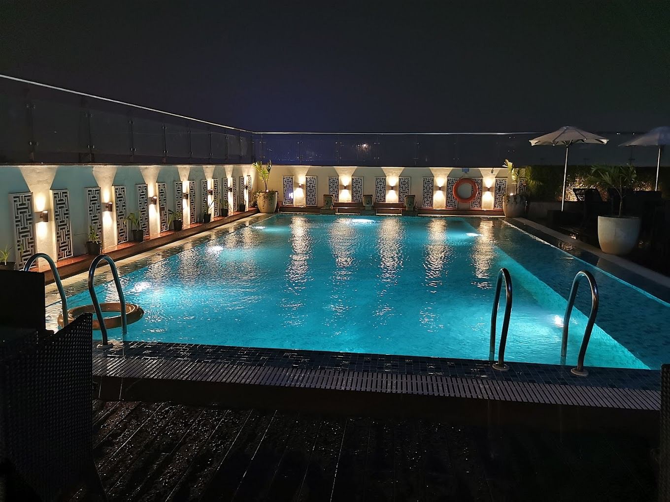 Mahagun Sarovar Portico Suites in Vaishali, Ghaziabad